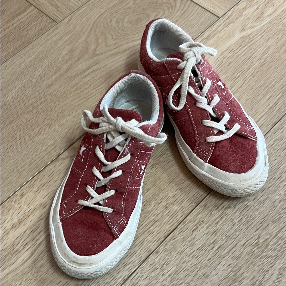 Converse dark Burgundy boy Sneakers, kids size 12